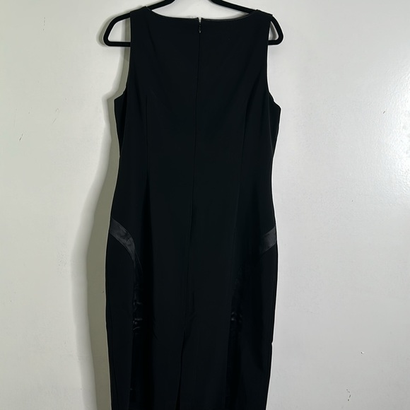 Lafayette 148 black knee length black sheath dress size 10 - Picture 6 of 11